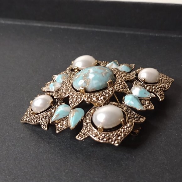 Pretty Blue And Gold Tone Diamond Shaped Sarah Coventry Large Brooch - Picture 13 of 13